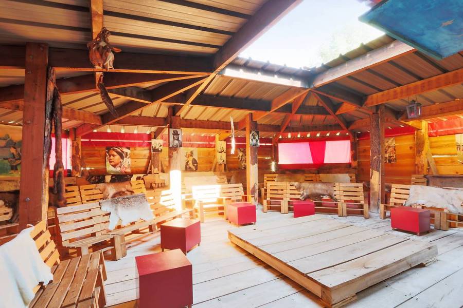 Intérieur du tipi lodge
